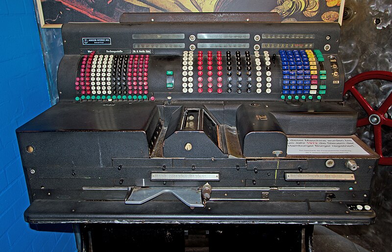 Eine antike Steuerregistriermaschine